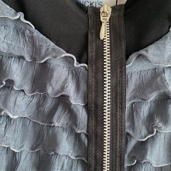 NWT RICKI’S Ruffled Blouse - Picture 2 of 6